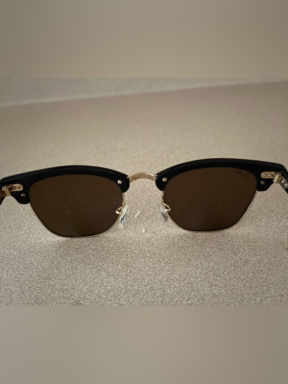 Iconic Ray-Ban Clubmaster Sunglasses in Arista/Brown  w/ Original Case - Picture 2 of 9